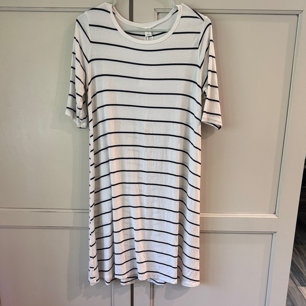 Old Navy Classic White Tee